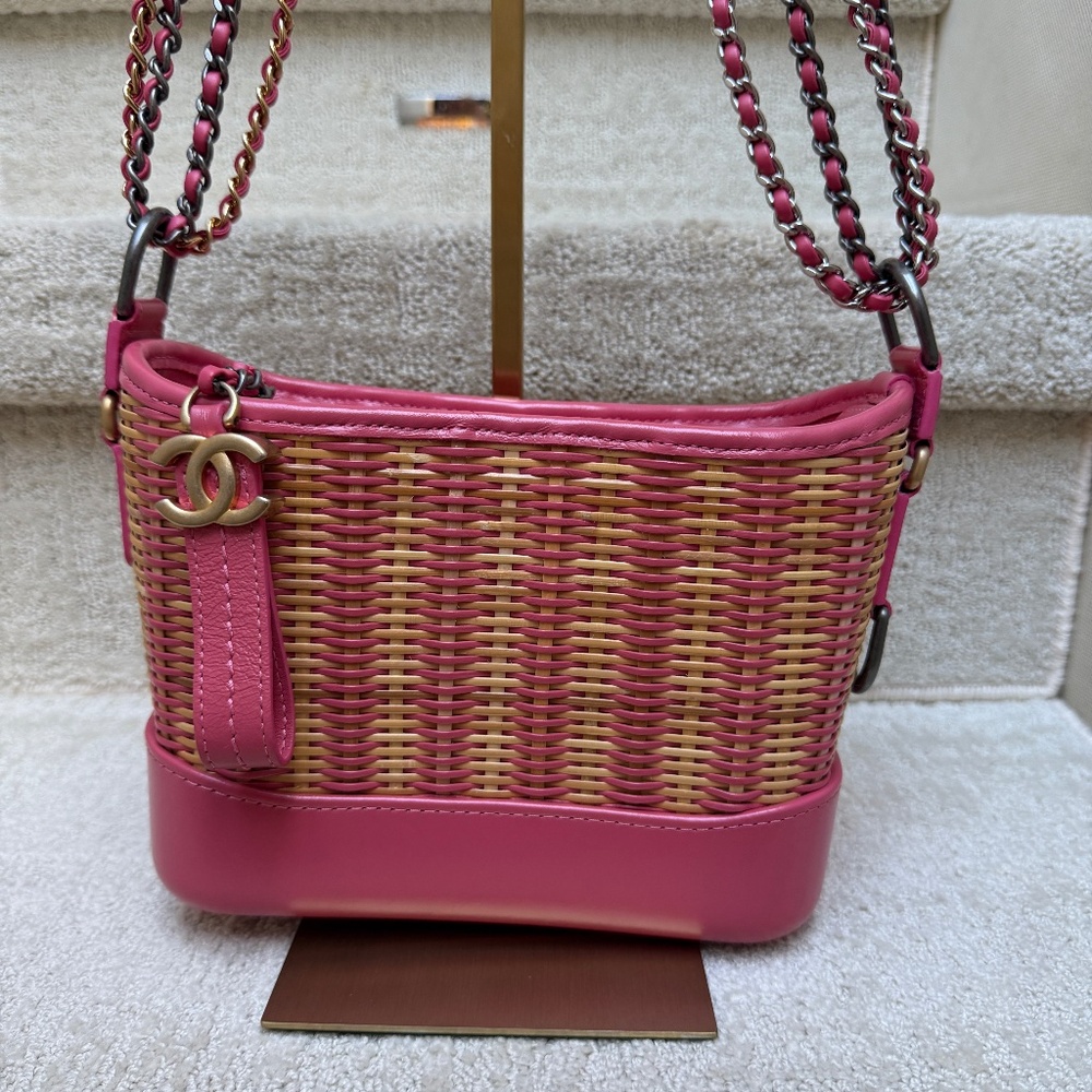Chanel Gabrielle Hobo Small in Beige Rattan & Pink leather